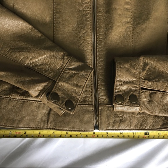 EUC Y2k Hurley tan genuine leather short jacket, satin lining, moto style. - Picture 6 of 13